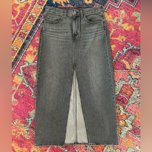 Levi’s | Women’s ‘Adventure Black’ Premium Denim Column Maxi Jean Skirt, size 30 - Picture 6 of 16